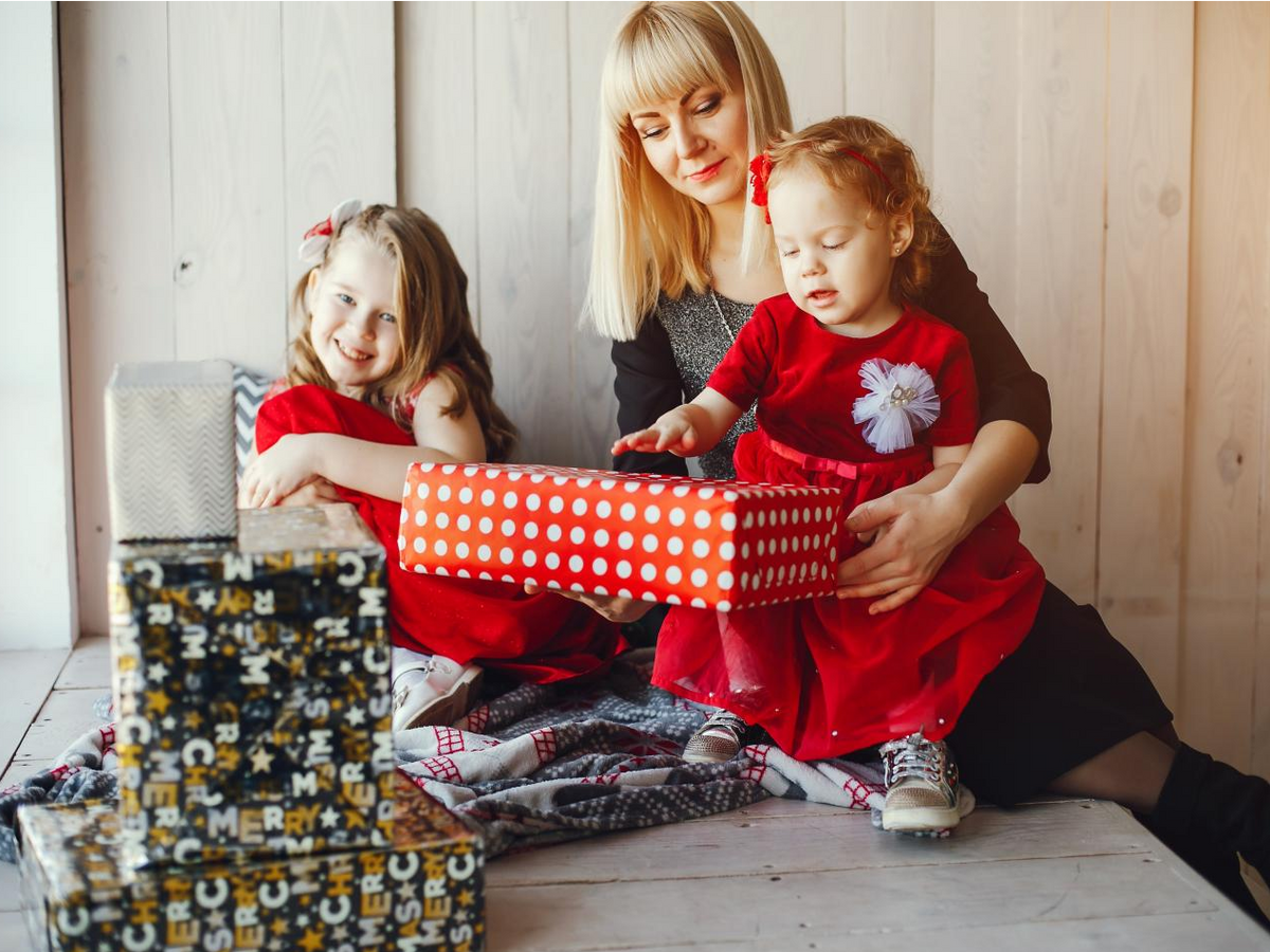 Boxing Day Burn: Das beste gelenkschonende Ganzkörper-Workout für zu Hause für die ganze Familie