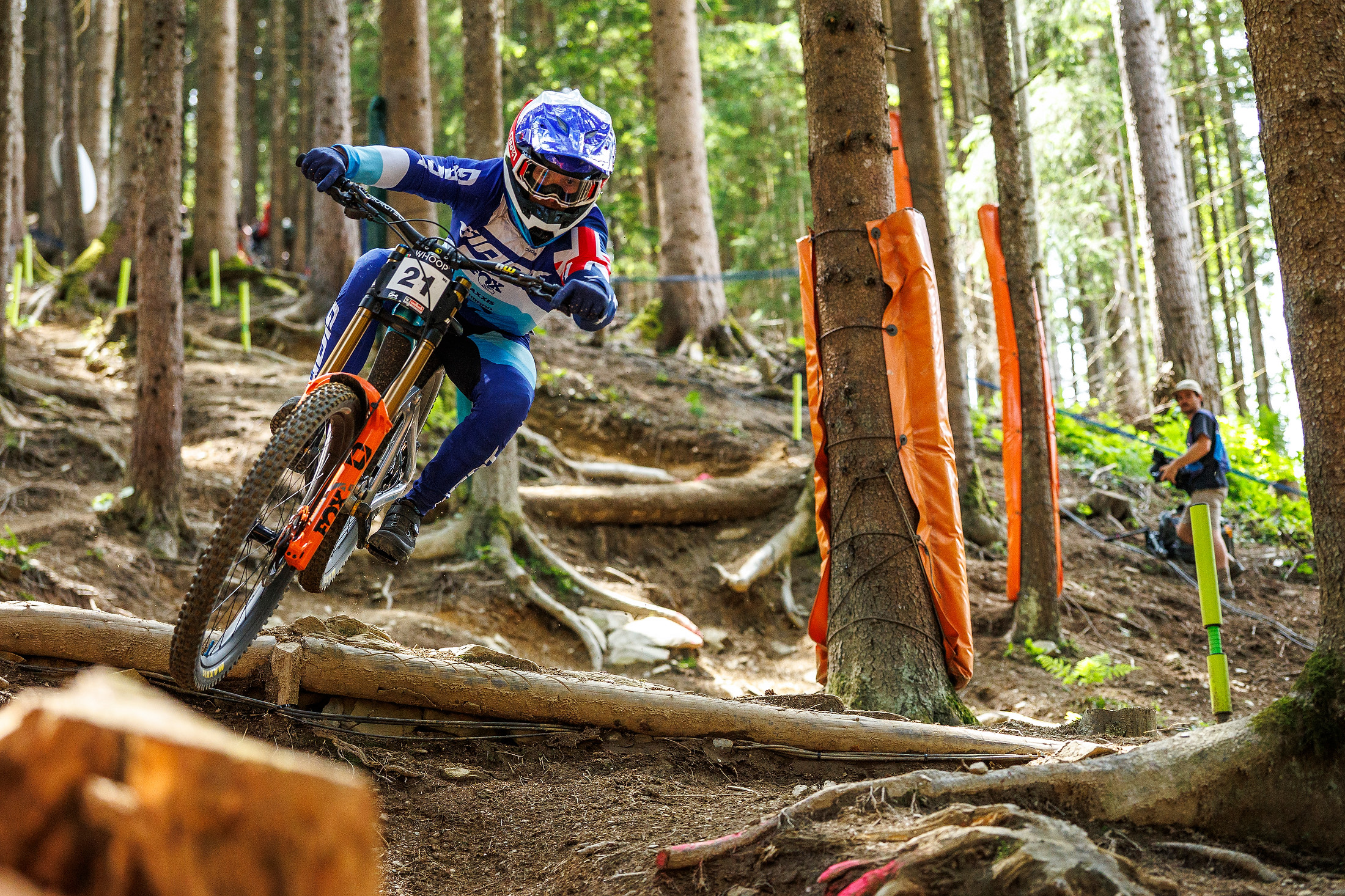 Jenseits der Grenzen: Lukes Weg von ländlichen Wurzeln auf die Weltbühne